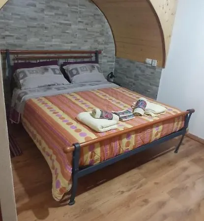 Apartment Alloggio Rustico Marcinno' *